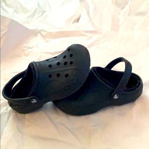 CROCS- faux fur BLACK